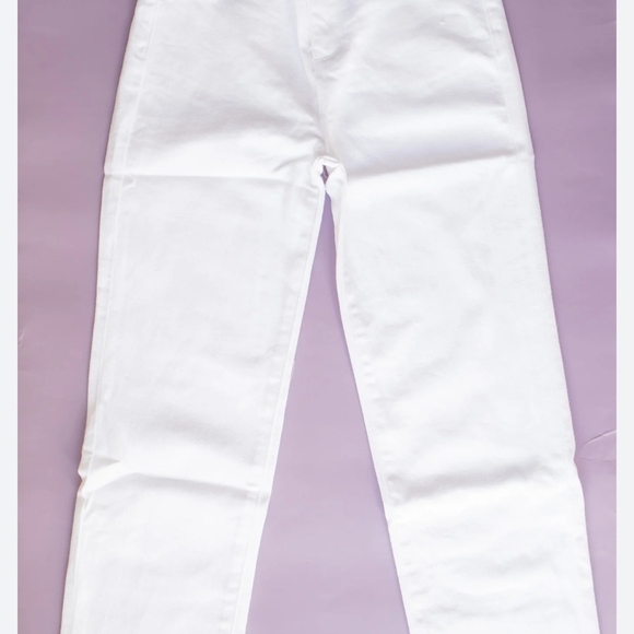 Tractr White Jeans - Picture 8 of 9